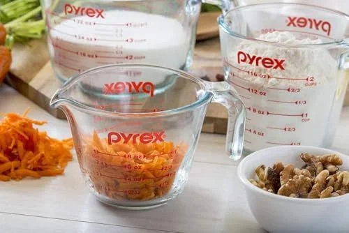 Pyrex Essentials (3-Pack) Glass Measuring Cups Set, (1, 2 & 4 Cup) Measuring Cups For Prepping, Baking and Cooking, Preheated Oven, Dishwasher